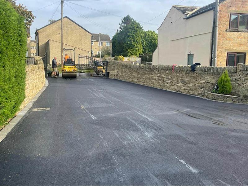 Competitive Commercial Tarmac Surfacing Quotes in London and the Home Counties